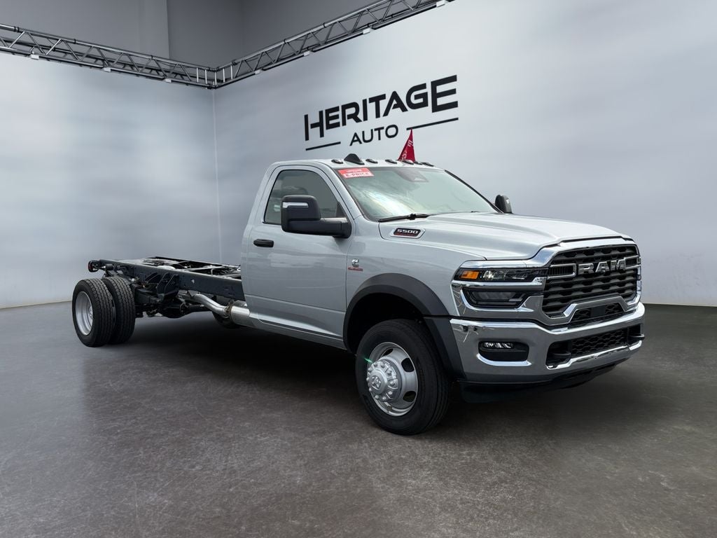 2026 RAM 5500 Chassis RAM 5500 TRADESMAN CHASSIS REGULAR CAB 4X4 120' CA