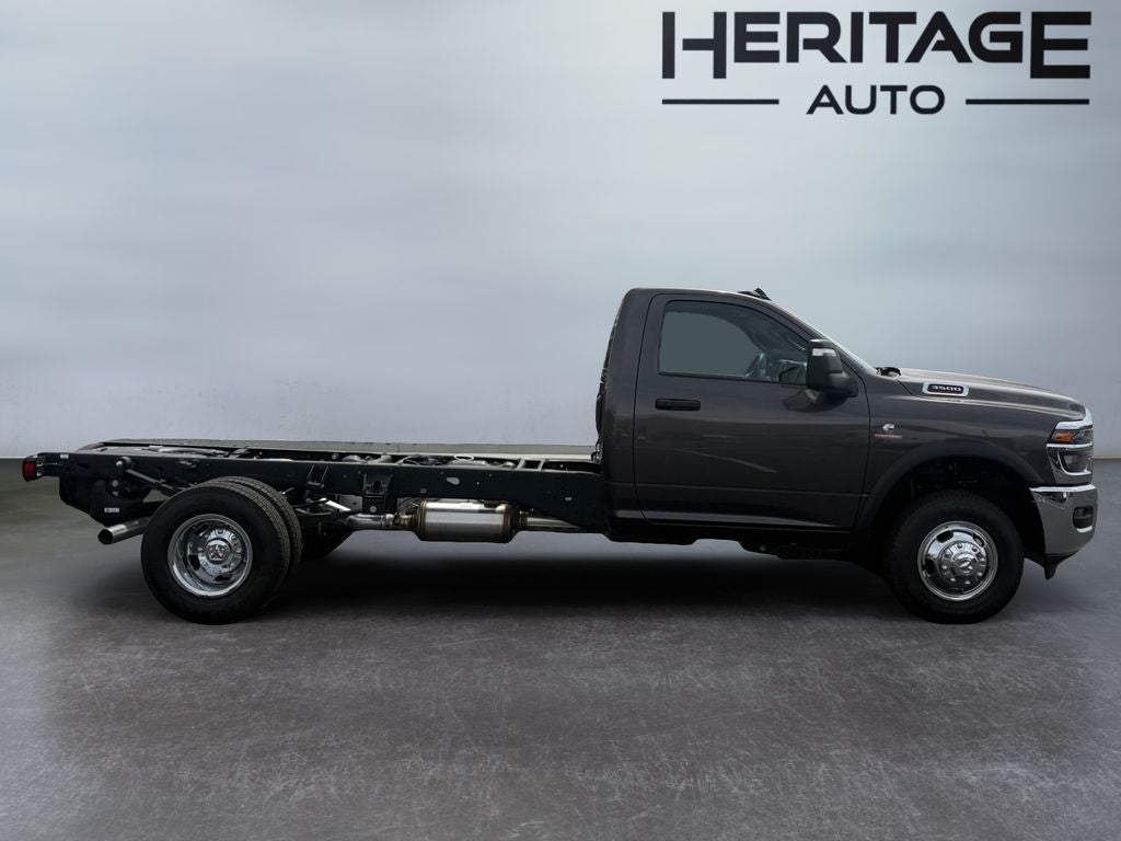2026 RAM 3500 Chassis RAM 3500 TRADESMAN CHASSIS REGULAR CAB 4X4 84' CA