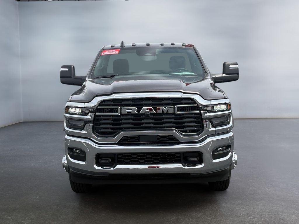 2026 RAM 3500 Chassis RAM 3500 TRADESMAN CHASSIS REGULAR CAB 4X4 84' CA