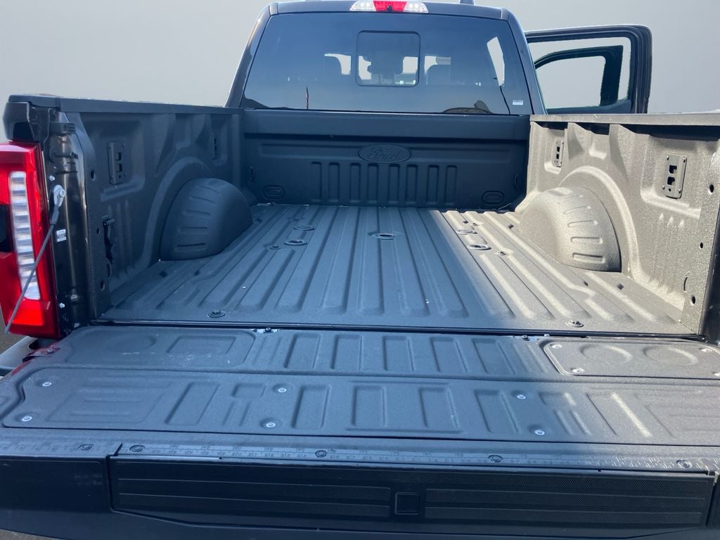 2025 Ford F-350 LARIAT