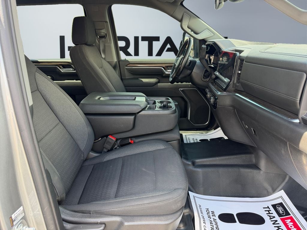 2025 Chevrolet Silverado LT