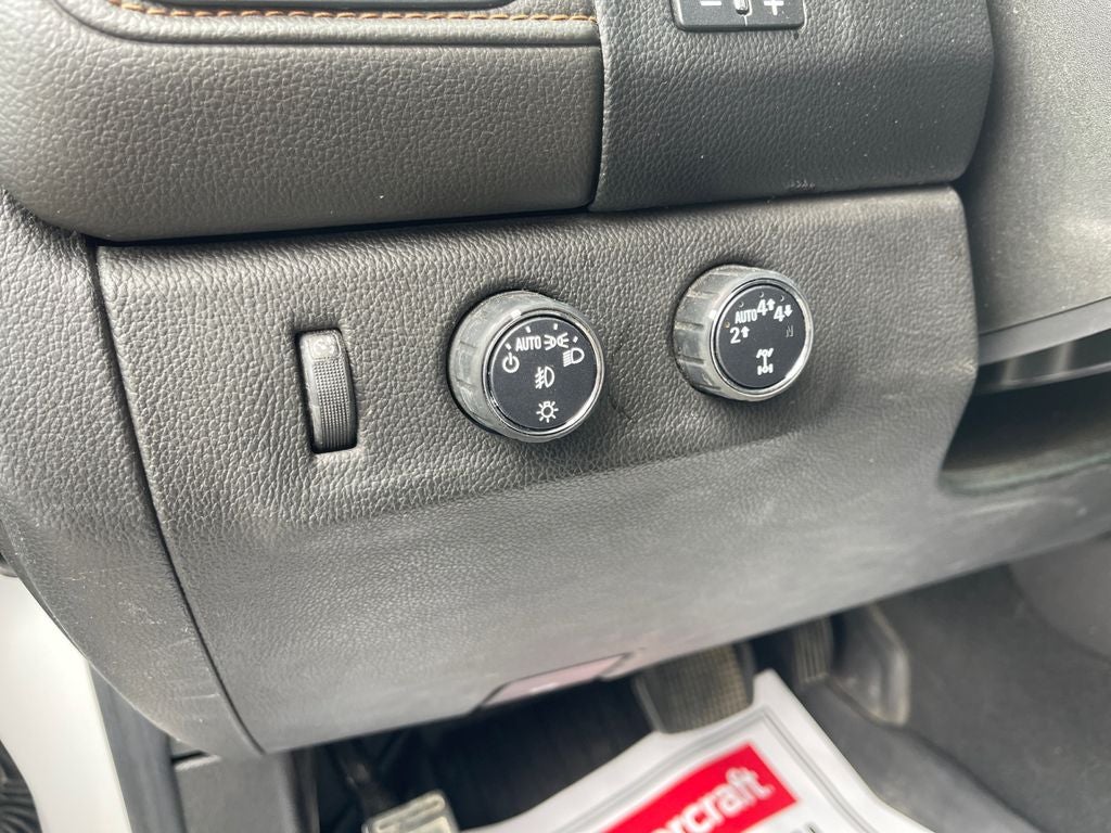 2022 GMC Canyon 4WD AT4 w/Leather