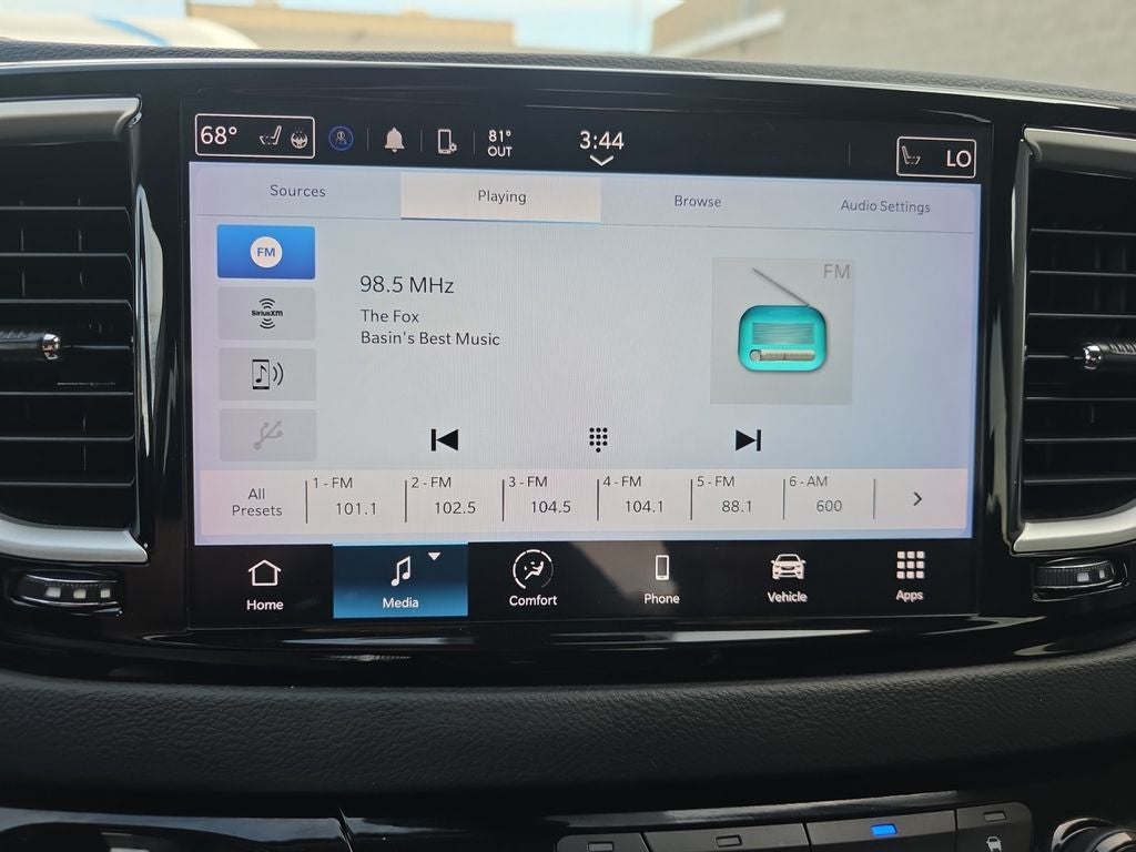 2023 Chrysler Pacifica Touring L